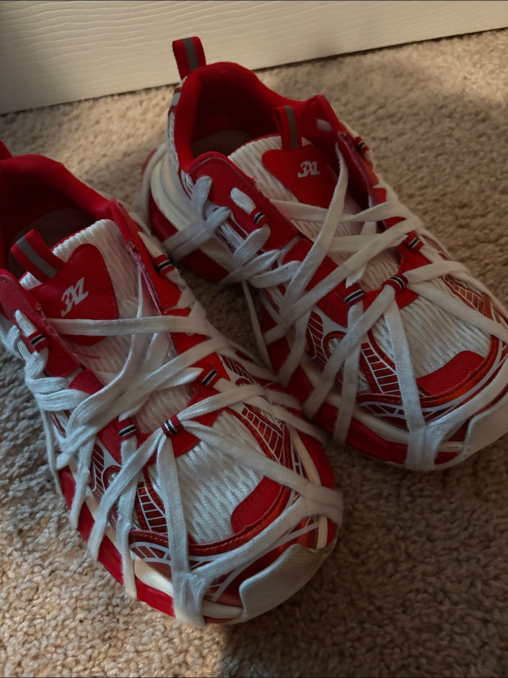 Vera Wang White and Red Women's Sneakers